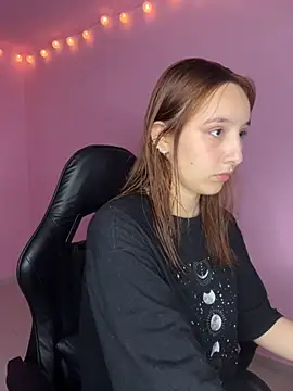 Davne  online show from 4, 12, 2025