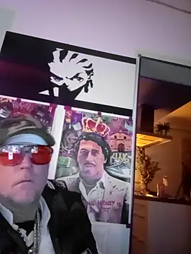 Snapshot of Davyjohnes chatting on 23, 11, 2025 Davyjohnes online show from 23, 11, 2025