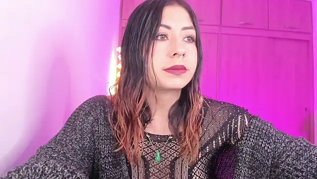 Snapshot of MaddieHunter chatting on 6, 6, 2026 MaddieHunter online show from 6, 6, 2026