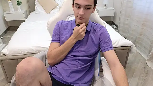 MoonlinSkinn online show from 3, 12, 2025