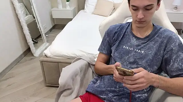 Snapshot of MoonlinSkinn chatting on 29, 11, 2025 MoonlinSkinn online show from 29, 11, 2025