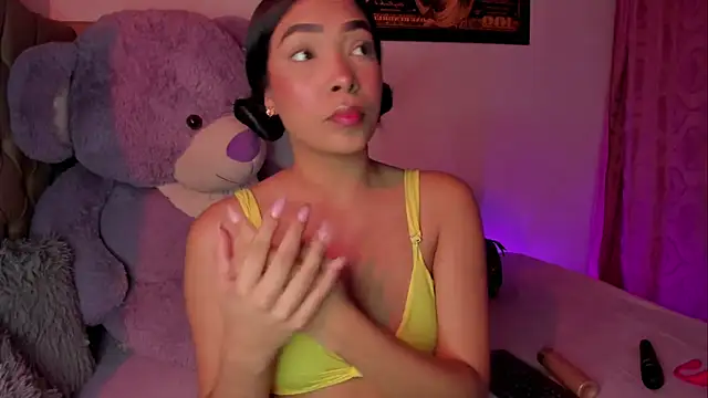 KarolRojas 22 online show from 15, 4, 2026