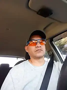 Snapshot of ChrisFloresP chatting on 29, 11, 2025 ChrisFloresP online show from 29, 11, 2025