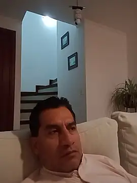 Snapshot of ChrisFloresP chatting on 26, 11, 2025 ChrisFloresP online show from 26, 11, 2025