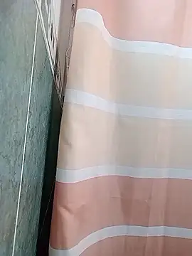 Snapshot of ChrisFloresP chatting on 28, 11, 2025 ChrisFloresP online show from 28, 11, 2025