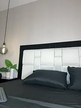 Celeste Valencia  online show from 14, 4, 2026