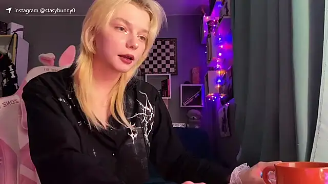 KittyLarva online show from 7, 1, 2026