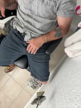 2addictivelyhorny online show from 9, 4, 2026