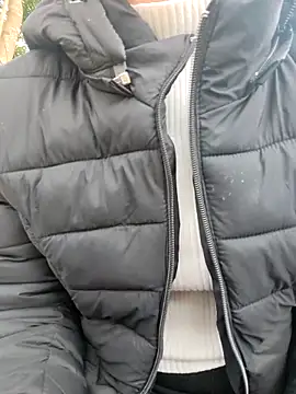 LianLaz online show from 4, 2, 2026