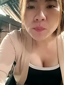 Lily-ross22 online show from 5, 12, 2025