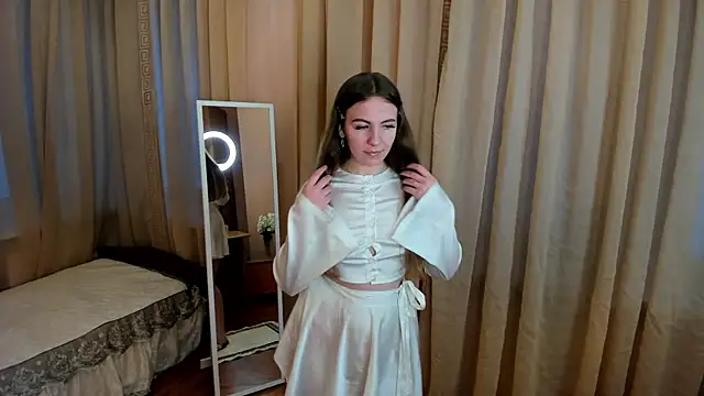 KiraRustle online show from 27, 11, 2025