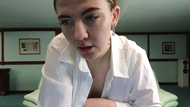 KiraRustle online show from 17, 12, 2025