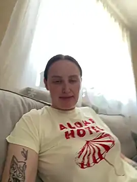 Snapshot of TomilaSi chatting on 16, 7, 2026 TomilaSi online show from 16, 7, 2026