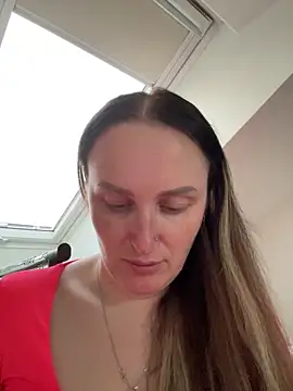 Snapshot of TomilaSi chatting on 11, 6, 2026 TomilaSi online show from 11, 6, 2026
