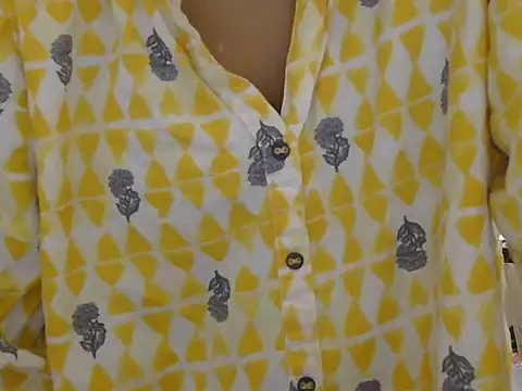 cute mahira online show from 3, 4, 2026