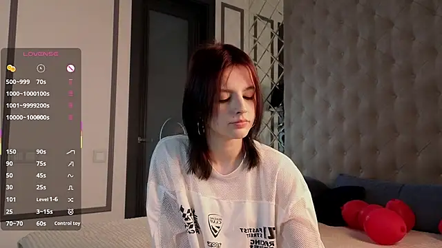 Snapshot of SharaSauer chatting on 16, 2, 2026 SharaSauer online show from 16, 2, 2026