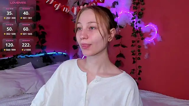 lally cute online show from 25, 2, 2026