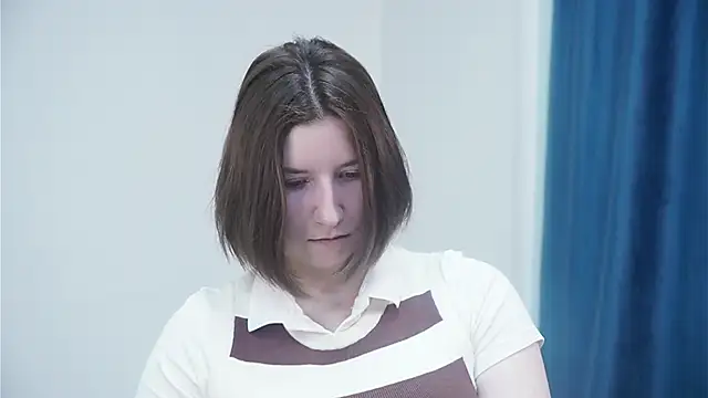 AnnalisaYeary online show from 25, 11, 2025