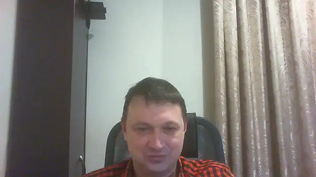 Storm Velvet online show from 4, 12, 2025