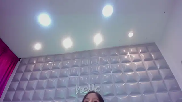 Snapshot of sol-angel chatting on 19, 12, 2025 sol-angel online show from 19, 12, 2025