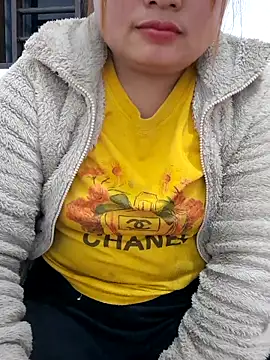 Snapshot of mai-mai-97 chatting on 4, 2, 2026 mai-mai-97 online show from 4, 2, 2026