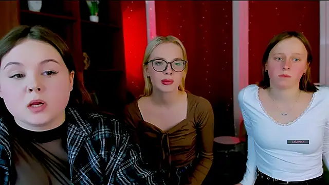 Snapshot of candy_flossie1 chatting on 23, 2, 2026 candy flossie1 online show from 23, 2, 2026