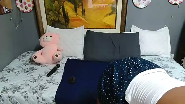 JuicyEbonyGoddess online show from 3, 2, 2026