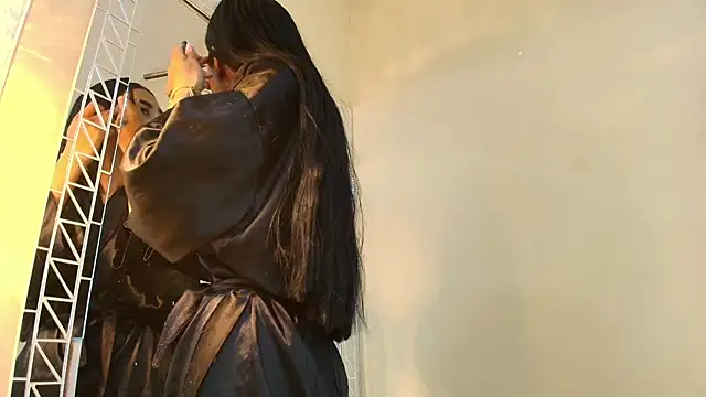 HallieStone online show from 10, 4, 2026