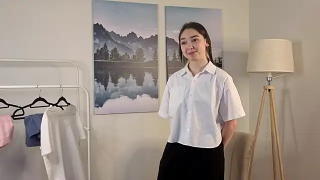 VannessaUpadhyaya online show from 25, 11, 2025