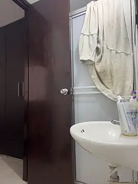 Miia moonn online show from 22, 12, 2025