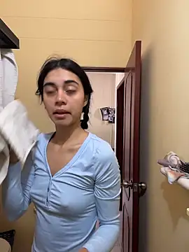 Miia moonn online show from 5, 4, 2026