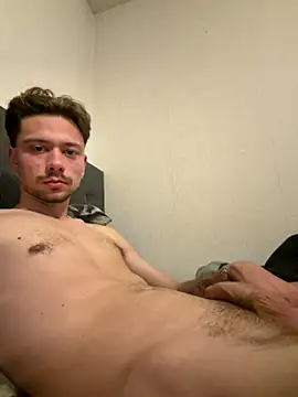 Snapshot of LEODR25 chatting on 24, 11, 2025 LEODR25 online show from 24, 11, 2025