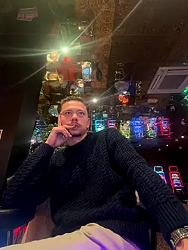 Snapshot of LEODR25 chatting on 27, 11, 2025 LEODR25 online show from 27, 11, 2025