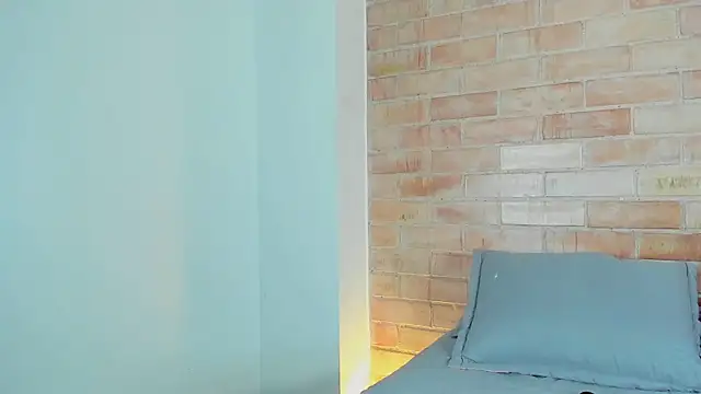 niicole steele  online show from 25, 6, 2026