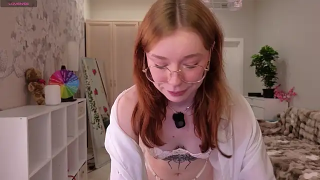 Snapshot of eva_aria chatting on 7, 7, 2026 eva aria online show from 7, 7, 2026