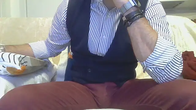 Snapshot of Eroshotlicker chatting on 5, 1, 2026 Eroshotlicker online show from 5, 1, 2026