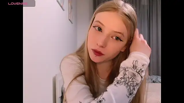 Snapshot of _Milana_Sparkl75_ chatting on 3, 12, 2025 Milana Sparkl75 online show from 3, 12, 2025