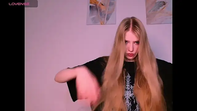 Snapshot of _Milana_Sparkl75_ chatting on 7, 1, 2026 Milana Sparkl75 online show from 7, 1, 2026