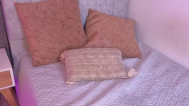 Kattie sweet1 online show from 9, 2, 2026