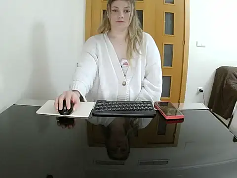 Snapshot of Adelyxveex chatting on 3, 2, 2026 Adelyxveex online show from 3, 2, 2026