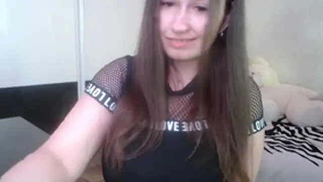 ElviraCutiee online show from 15, 4, 2026