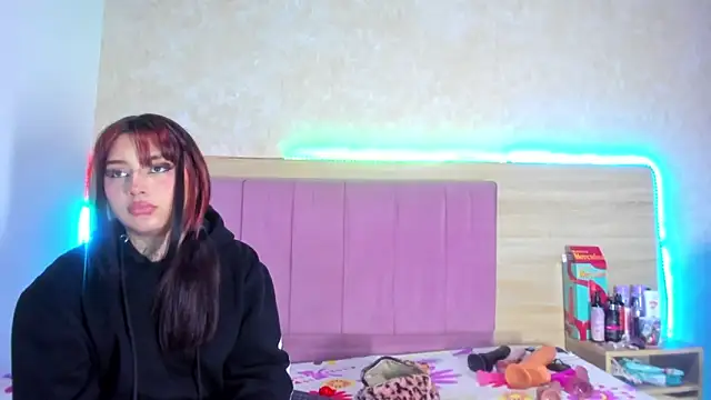 akoradia mondcm online show from 2, 12, 2025