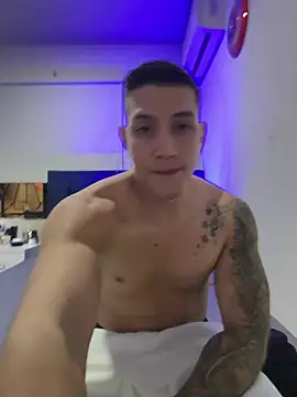 OliverWest04 online show from 16, 4, 2026