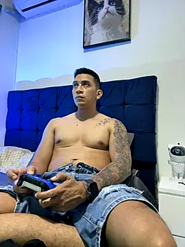 OliverWest04 online show from 1, 12, 2025