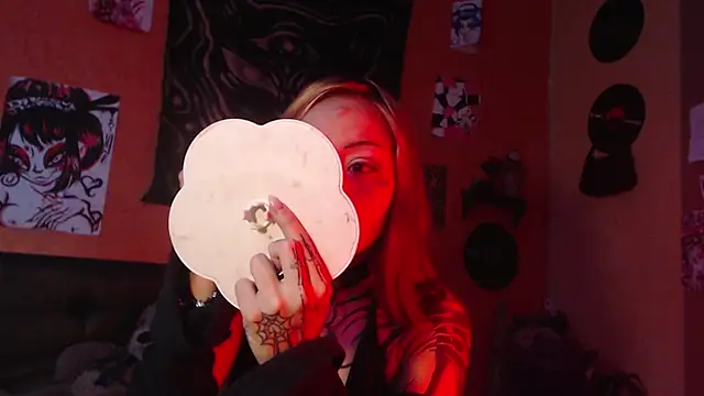 Snapshot of Layla_quinn chatting on 16, 7, 2026 Layla quinn online show from 16, 7, 2026