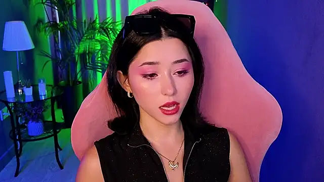 Snapshot of RedMidnight chatting on 19, 6, 2026 RedMidnight online show from 19, 6, 2026