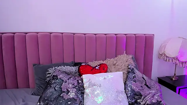 Snapshot of Emma_Moore8 chatting on 29, 11, 2025 Emma Moore8 online show from 29, 11, 2025