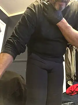 xxxenzo1 online show from 13, 12, 2024