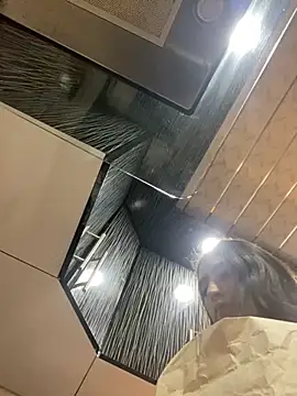 IM SARA1 online show from 26, 11, 2025