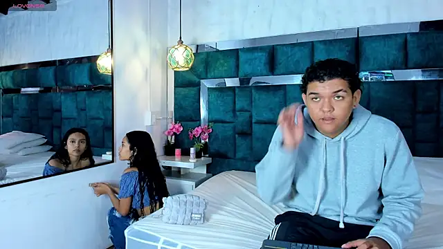  bonnyandclyde online show from 24, 3, 2026